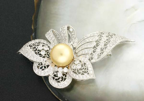 1573 - Golden South Sea Pearl Brooch Pin