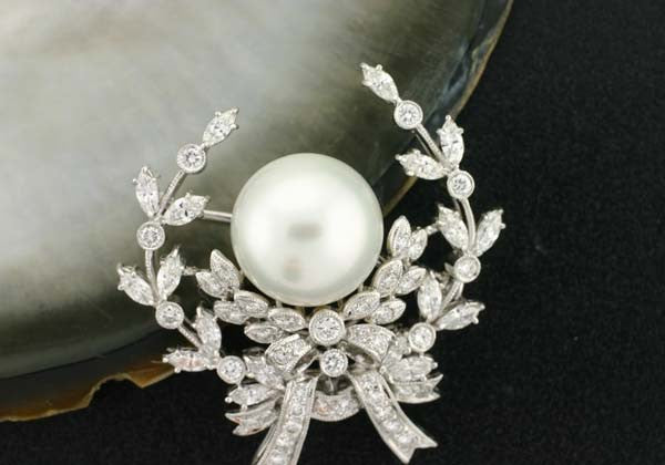 1580 - South Sea Pearl Brooch Pin