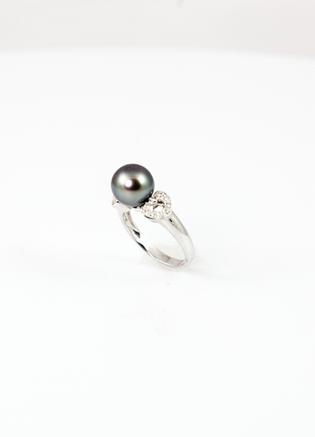 Teagan 18K Tahitian Black Pearl Ring