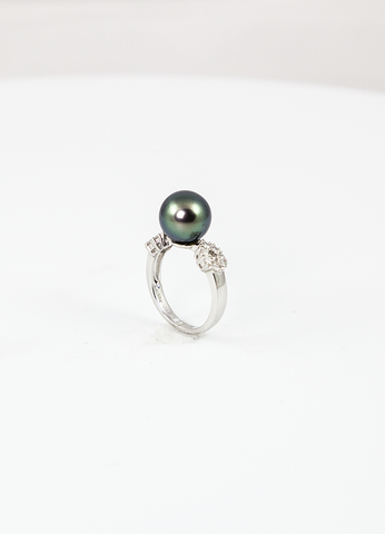 Emily 18K Tahitian Black Pearl Ring