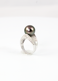 Annibel 18K Tahitian Black Pearl Ring