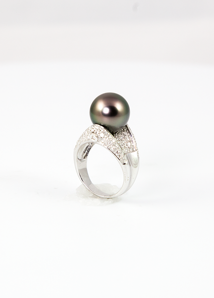 Annibel 18K Tahitian Black Pearl Ring