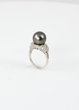 Madison 18K Tahitian Black Pearl Ring