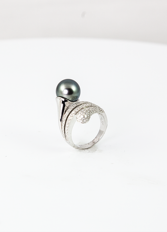 Nocturne 18K Tahitian Black Pearl Ring