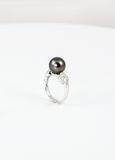 Betty 18K Tahitian Black Pearl Ring