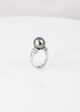 Raine 18K Tahitian Black Pearl Ring