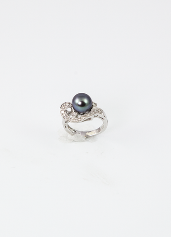 Dara 18K Tahitian Black Pearl Ring