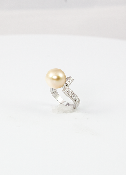 Lola 18K Golden South Sea Pearl Ring